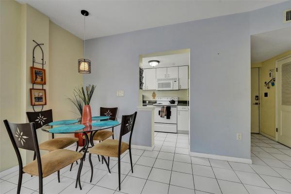 Fort Lauderdale Yacht & Beach Club, 341 N Birch Rd #316, Fort Lauderdale, Florida 33304, image 1
