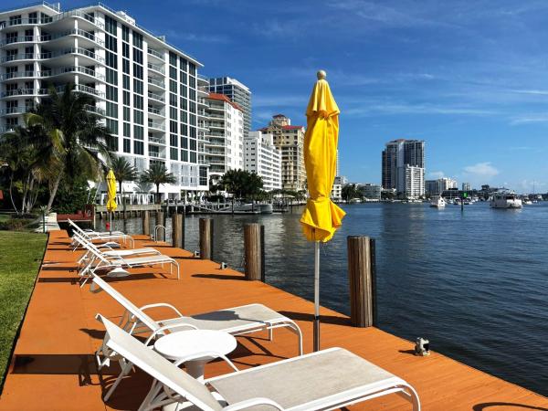 Fort Lauderdale Yacht & Beach Club, 341 N Birch Rd #416, Fort Lauderdale, Florida 33304, image 1