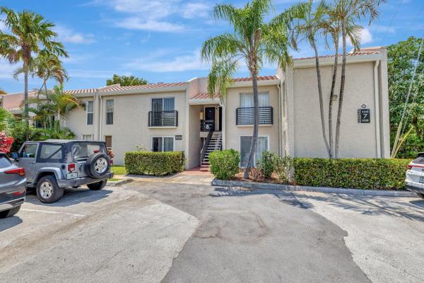 Embarcadero, 5336 NE 6th Ave #H7, Oakland Park, Florida 33334, image 1