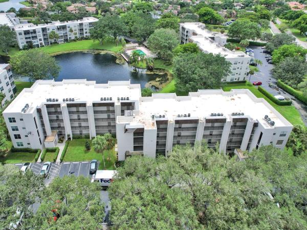 Poinciana Place Of Pine Island Ridge, 9480 Poinciana Pl #201, Davie, Florida 33324, image 1