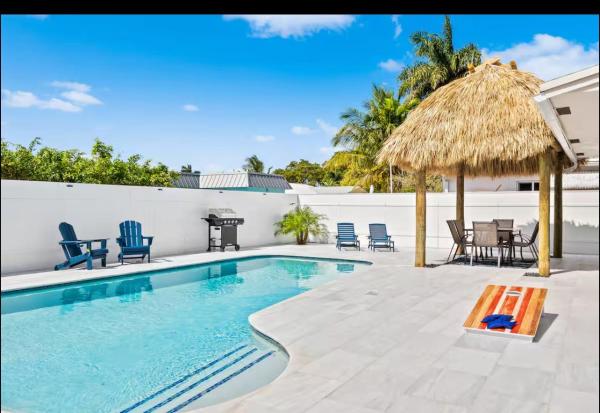 Hollywood Center, 304 SE 4th St, Dania Beach, Florida 33004, image 1