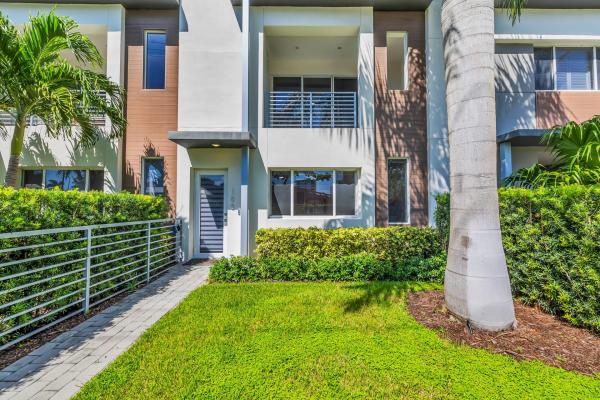 Galleria Lofts, 1025 NE 18th Ave #103, Fort Lauderdale, Florida 33304, image 1