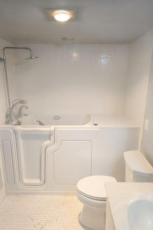 Lucaya Village, 2302 Lucaya Ln #H3, Coconut Creek, Florida 33066, image 1