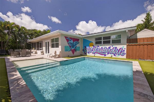 Coral Gardens, 1920 NE 26th Dr, Wilton Manors, Florida 33306, image 1