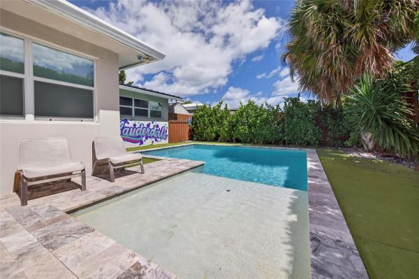 Coral Gardens, 1920 NE 26th Dr, Wilton Manors, Florida 33306, image 1