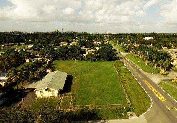 Broward Gardens, 4041 SW 52nd St, Dania Beach, Florida 33314, image 1