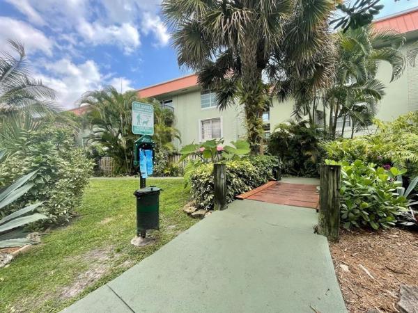 The Racquet Club, 809 W Oakland Park Blvd #J12, Oakland Park, Florida 33311, image 1