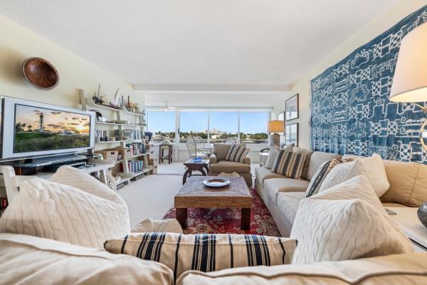 The Versailles, 215 N Birch Rd #4C, Fort Lauderdale, Florida 33304, image 1