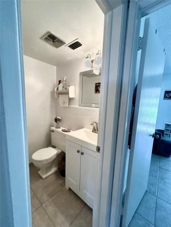 Lighthouse Point Gardens South, 2050 NE 39th St #108N, Lighthouse Point, Florida 33064, image 1