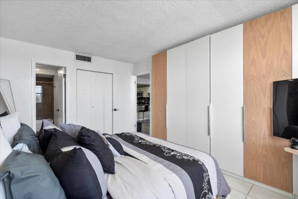 Golden Horn, 427 Golden Isles Dr #16H, Hallandale Beach, Florida 33009, image 1