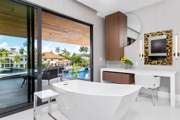 Coral Ridge, 2733 NE 16th St, Fort Lauderdale, Florida 33304, image 1