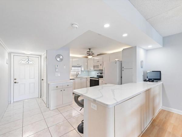 Hollybrook Golf & Tennis Club, 9423 S Hollybrook Lake Dr #309, Pembroke Pines, Florida 33025, image 1