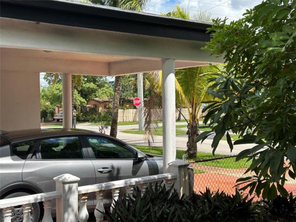 Oakland Estates, 4500 NW 41st St, Lauderdale Lakes, Florida 33319, image 2