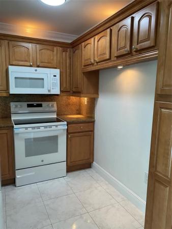 International Park, 11790 SW 18th St #106, Tamiami, Florida 33175, image 3