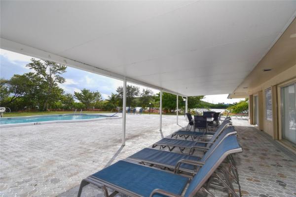 Crystal Lake Golf Villas, 960 NW 49th St, Deerfield Beach, Florida 33064, image 2