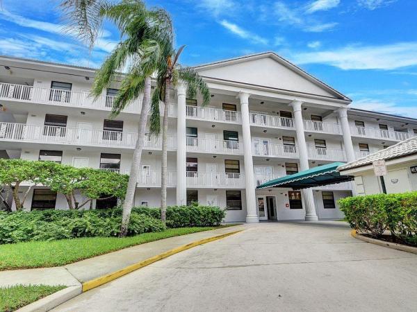 Whitehall, 3636 Whitehall Dr 305, West Palm Beach, Florida 33401, image 1
