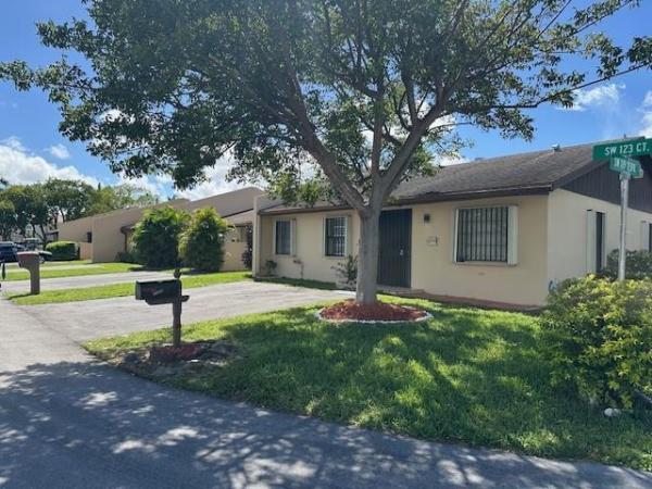 11934 SW 123rd Ct, Unincorporated Dade County, Florida 33186, image 1