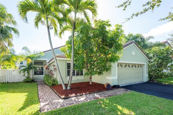 Somerset Lake, 171 Bayridge Ln, Weston, Florida 33326, image 1