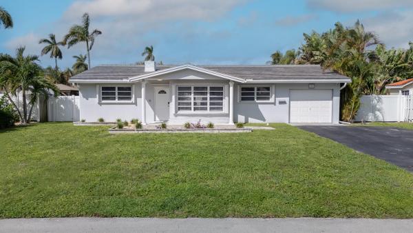 Coral Villas, 5211 NE 26th Ave, Lighthouse Point, Florida 33064, image 1