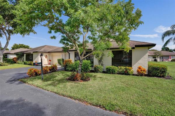 Greentree Villas, 4840 Greentree Ln #B, Boynton Beach, Florida 33436, image 1