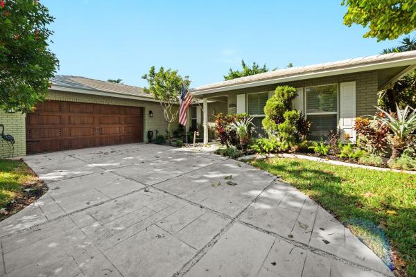 Maplewood, 10044 Ramblewood Dr, Coral Springs, Florida 33071, image 1