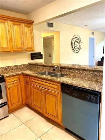 Palm Beach Place, 1681 Balfour Point Dr #F, West Palm Beach, Florida 33411, image 3