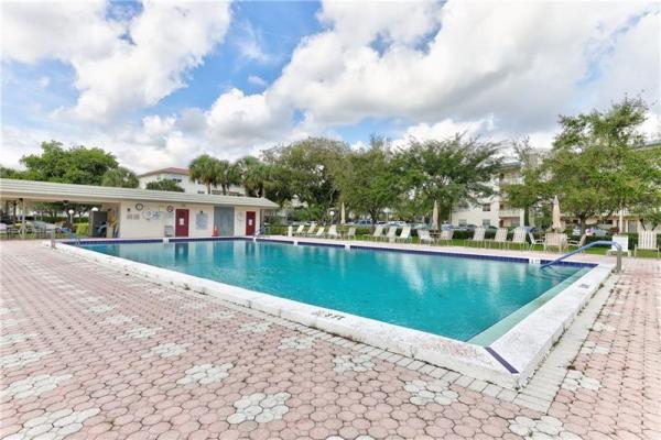 Lucaya Village, 2301 Lucaya Ln #K3, Coconut Creek, Florida 33066, image 2
