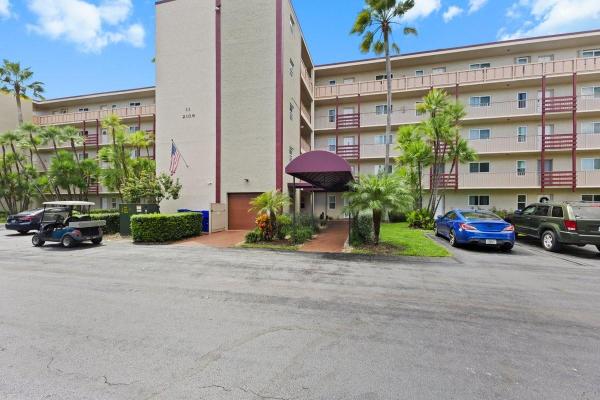 Gathering Place At Cypress Bend, 2106 S Cypress Bend Dr #506, Pompano Beach, Florida 33069, image 1