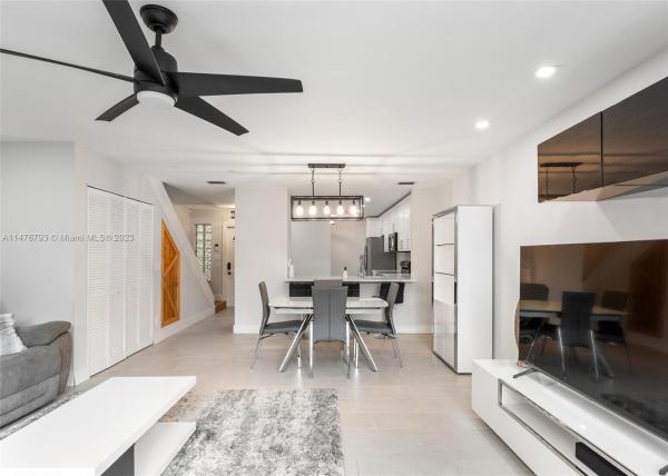 Southport Townhomes, 700 SE 14th St #J, Fort Lauderdale, Florida 33316, image 1