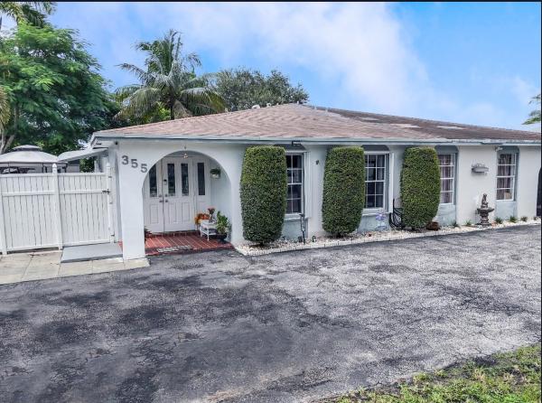 Applegreen, 355 SW 61st Ter, Margate, Florida 33068, image 1