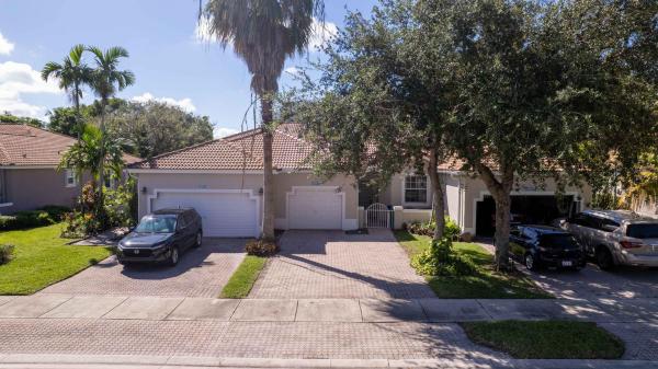 Regency Homes At Fairway Isles, 7520 S Aragon Blvd #2, Sunrise, Florida 33322, image 1