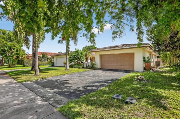 Pine Glen, 3817 NW 84th Ave, Coral Springs, Florida 33065, image 1