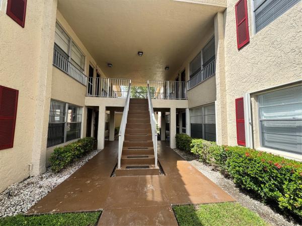 Holiday Village Of Coral Springs, 3590 N University Dr #V-6, Coral Springs, Florida 33065, image 2
