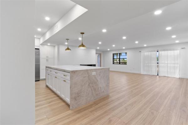 Hallandale Gardens, 1301 NE 7th St, Hallandale Beach, Florida 33009, image 1