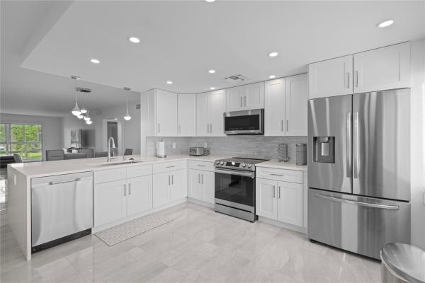 Martinique Village, 4301 Martinique Cir #M2, Coconut Creek, Florida 33066, image 1