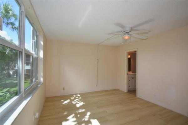 Kings Park Garden, 4025 N Federal Hwy #226C, Oakland Park, Florida 33308, image 1