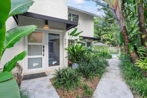 Rio Vista Townhomes, 921 SE 13th St #3, Fort Lauderdale, Florida 33316, image 1