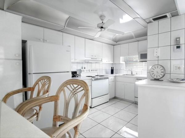 Hollybrook Golf & Tennis Club, 381 S Hollybrook Dr #204, Pembroke Pines, Florida 33025, image 1
