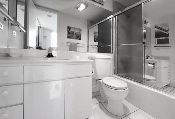 Hollybrook Golf & Tennis Club, 381 S Hollybrook Dr #204, Pembroke Pines, Florida 33025, image 1