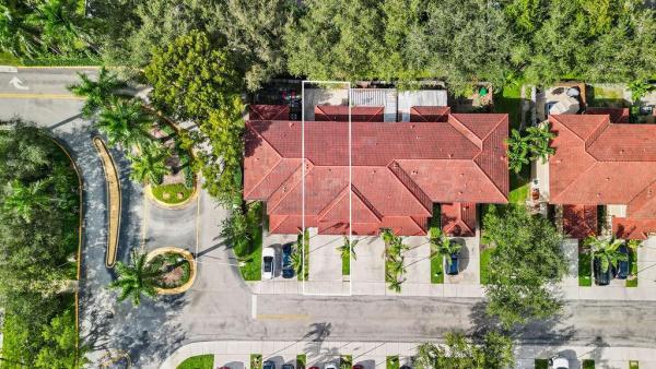 Southwood Townhomes, 7923 N Southwood Cir, Davie, Florida 33328, image 1