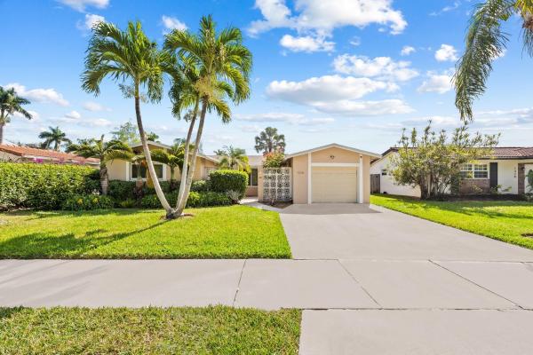 Country Club Homes, 1316 Arthur St, Hollywood, Florida 33019, image 1