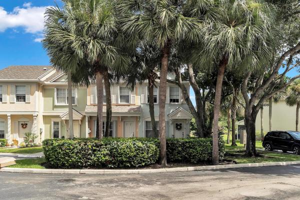 Coconuts, 4 Key West Ct, Weston, Florida 33326, image 1