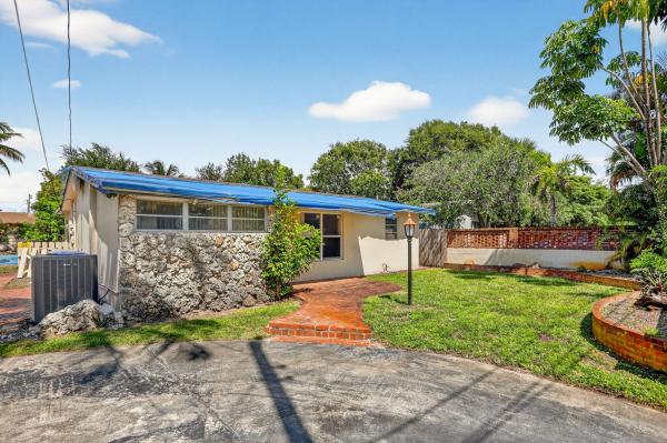 Fairview, 871 SW 10th St, Pompano Beach, Florida 33060, image 1