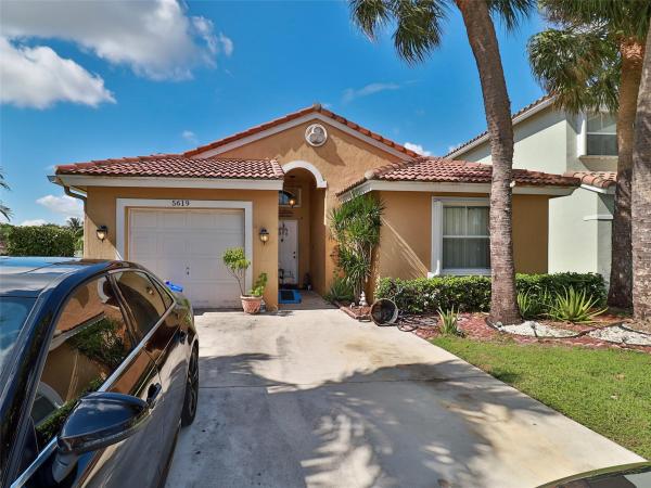 5619 Kingsmill Ct, Lake Worth, Florida 33463, image 1