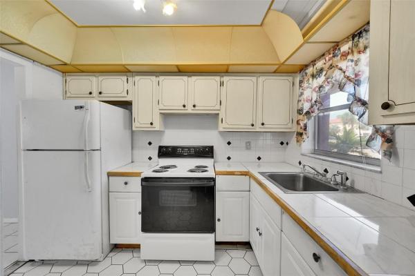 Sunrise Lakes 1, 2901 E Sunrise Lakes Dr #101, Sunrise, Florida 33322, image 2