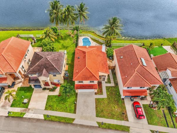 Islamorada At Coral Bay, 3218 W Buena Vista Dr, Margate, Florida 33063, image 1