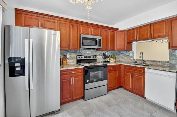 Pembridge At Lakes Of Delray, 15401 Pembridge Ave 13, Delray Beach, Florida 33484, image 1