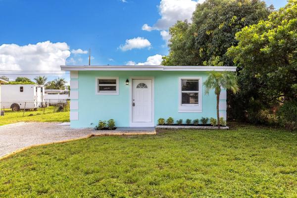 Lauderdale Manors, 1729 Lauderdale Manor Dr, Fort Lauderdale, Florida 33311, image 1