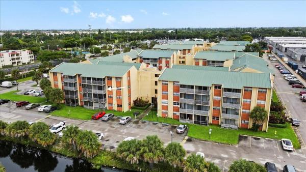 Royal Point, 3700 NW 21st St #301, Lauderdale Lakes, Florida 33311, image 1