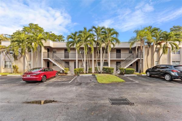 Alpine Woods, 8511 Old Country Mnr #40, Davie, Florida 33328, image 1